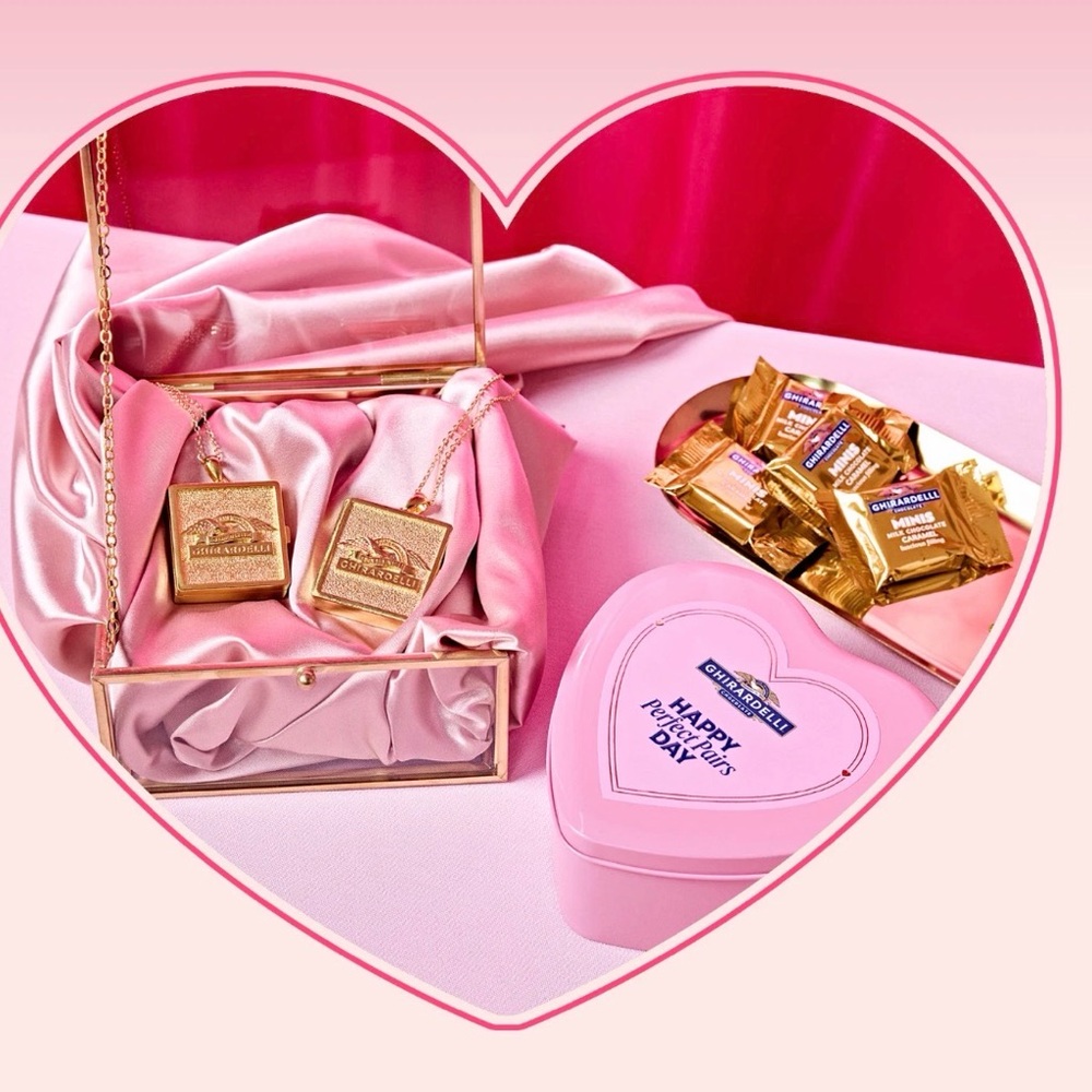 Chocolocket Necklace Set